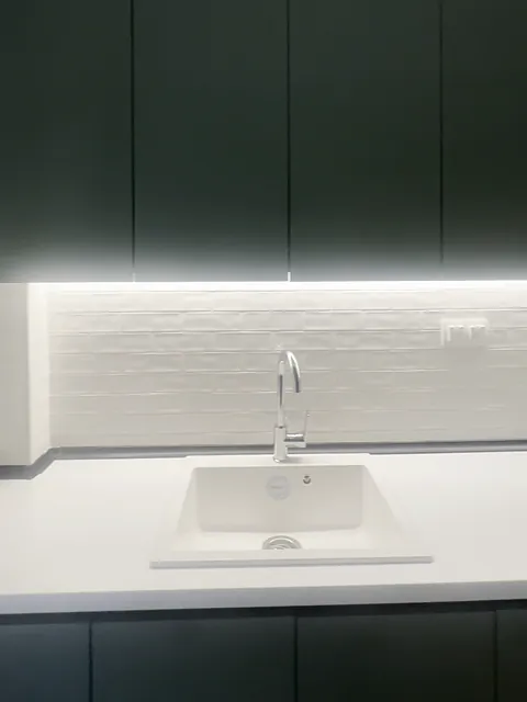 Πάγκος, νεροχύτης και φωτισμός LED